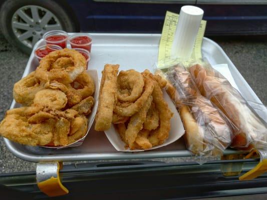 Hot dog and onion rings