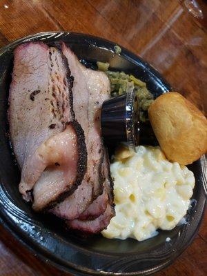 Brisket dinner with green beans and mac & cheese