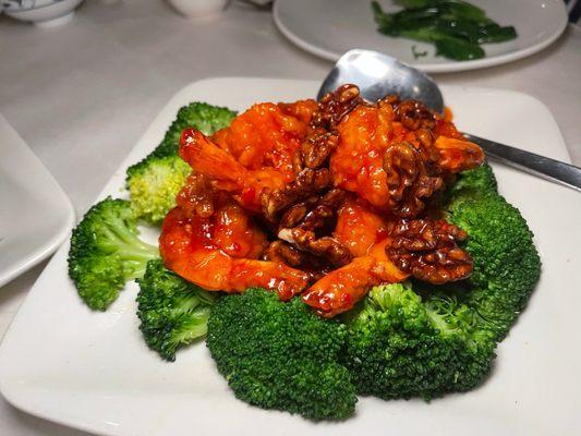 Walnut shrimp with broccoli?