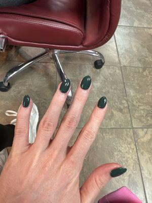 beautiful and dainty green nails!!!