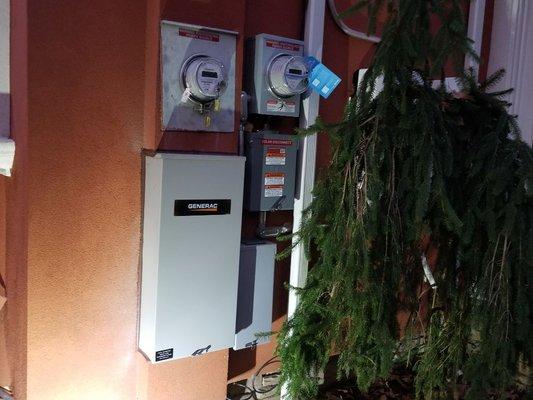 200 amp transfer switch in conjunction with solar power