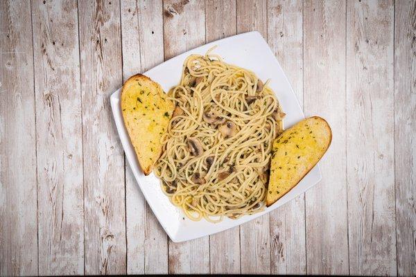 Spaghetti garlic butter and mushroom