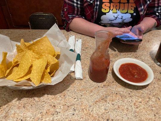 Complimentary salsa and chips! I'm impressed already!