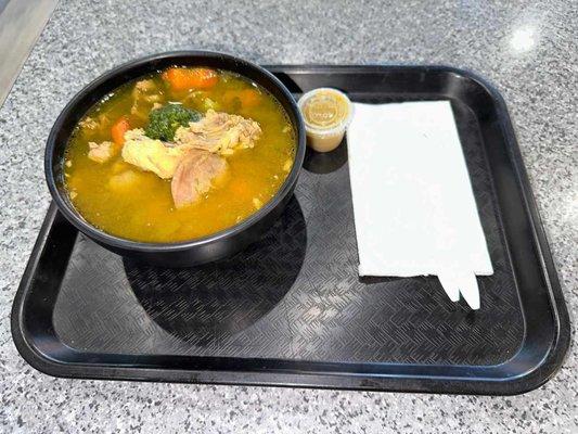 Sopa de menudencia de pollo