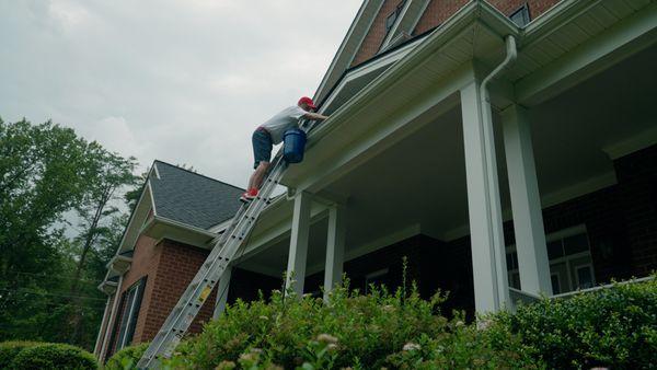 Gutter Cleaning in Central Virginia.