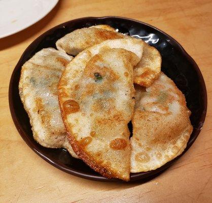 Fried pork and chive mandoo-this one's good.