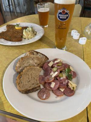 Wurstsalat mit Hefeweissbeir