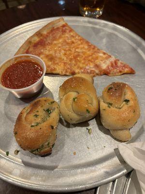 slice of plain pizza & garlic knots (3)