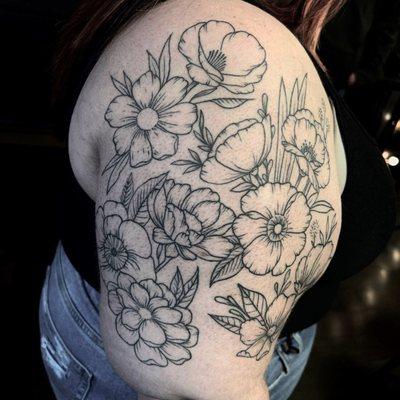 Bouquet drawn on and tattooed by Erin Sullins @erinunderwater