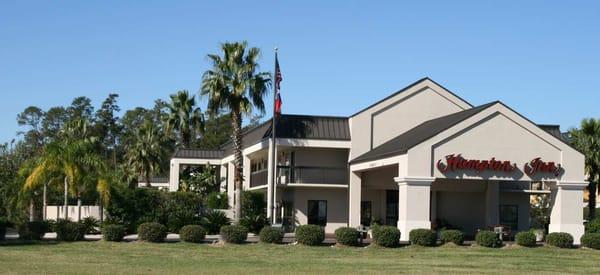 Welcome to the Hampton Inn Houston-The Woodlands hotel.