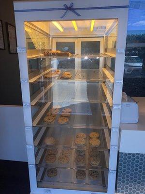 Cookie & brownie display