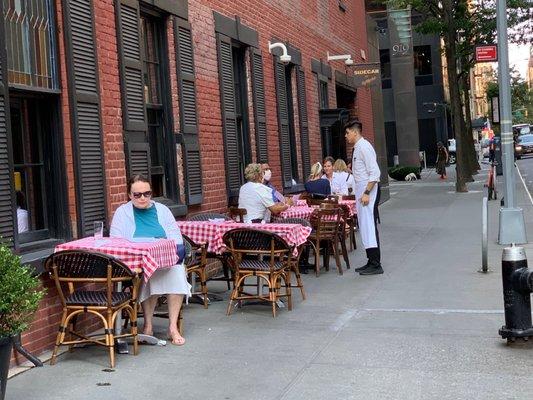 Al fresco dining option