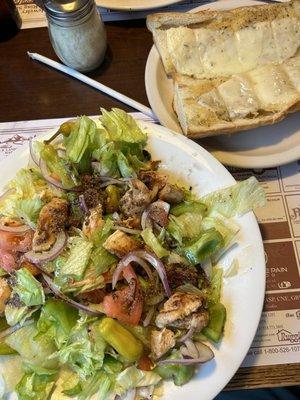 Grilled chicken salad and garlic cheese bread