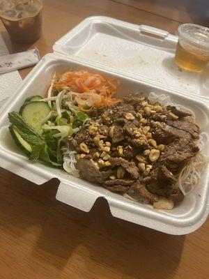 82. Beef rice vermicelli