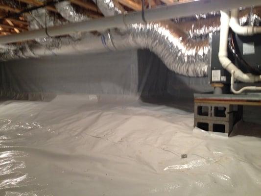 Crawl space encapsulation & waterproofing with dehumidifier & spray foam insulation in Knoxville, TN