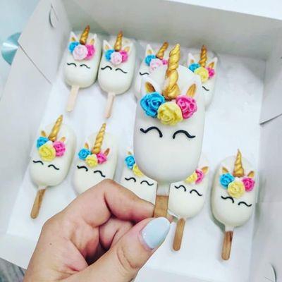 Unicorn cakesicles