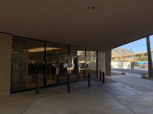 Dillard's Men store entrance; far NW corner of Scottsdale fashion Square