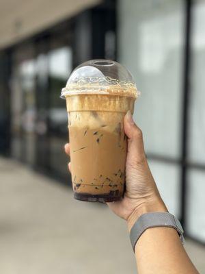 ig: @whatsviveating  |  signature milk coffee with coffee jelly