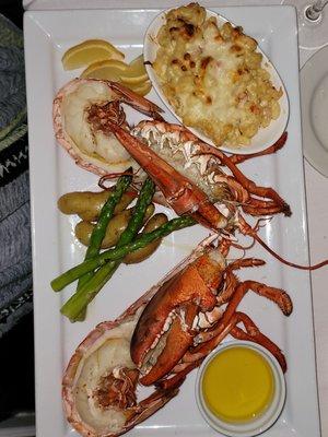 Whole lobster with lobster Mac & cheese