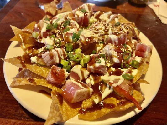 Seared tuna nachos