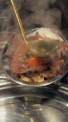 Plating Iskender
Hausmade pita bread, doner kebab, tomato sauce and golden burnt butter.
You can never have too much butter! ;)