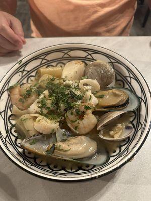 Seafood pasta in white sauce, i am not doing the pants justice but it was delicious