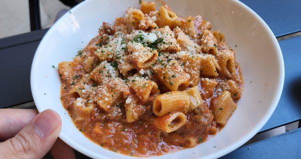 Rigatoni (impossible bolognese)