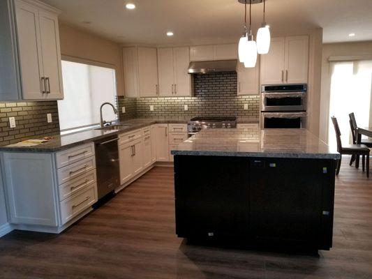 INTERIOR NEW KITCHEN CABINETES ON HUNTINGTON BEACH