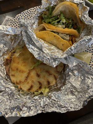 Tripitas taco with Gordita