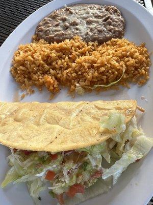 Crispy chicken taco, rice and beans