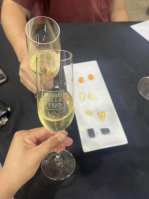 Sparkling with cheese pairing