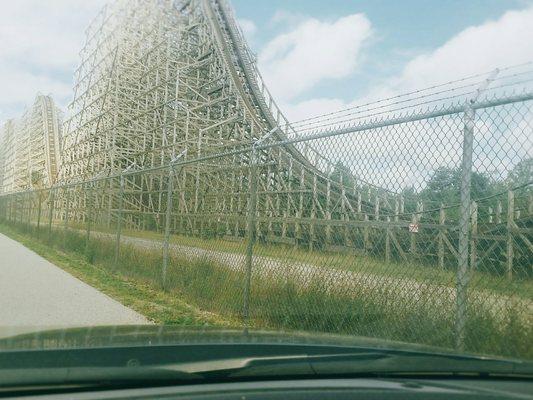 The flat section pictured here (foreground of drop) is the one and only TRICK TRACK!! unique to this coaster.