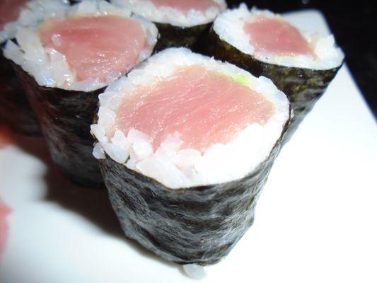 Tuna roll, close-up.