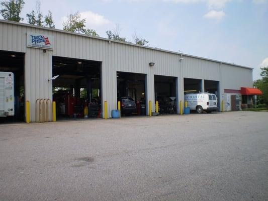 Come visit our twelve bay facility. We are equiped with the newest diagnostic OEM and aftermarket scan tools.