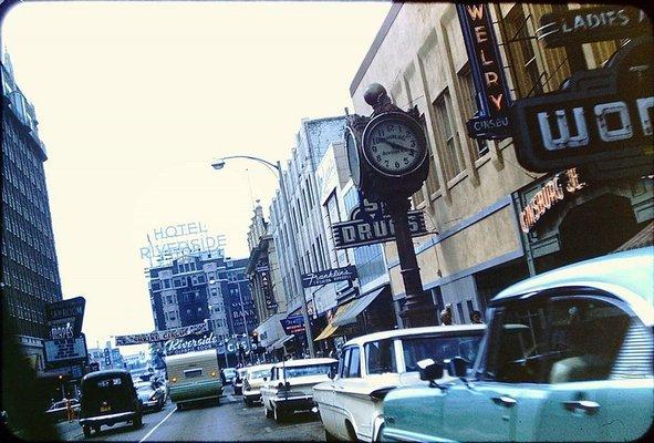 Ginsberg Clock when located in front of Ginsberg Jewelers