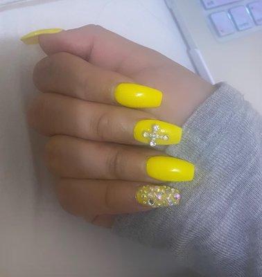 Yellow nails ... neesa did it. This is 2 weeks after I got them done.