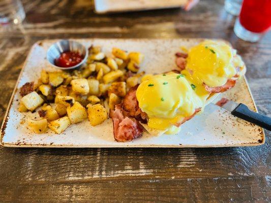 Classic Eggs Benedict