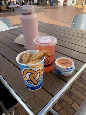 Cheese Dip, Cinnamon Sugar Pretzel Nuggets, Sweet Glaze Dip and a Medium Sttawberry Lemonade, yummy