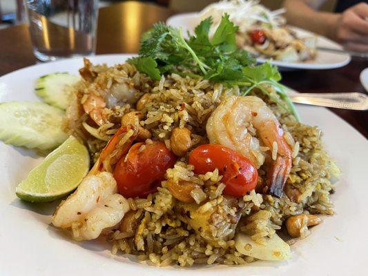 Pineapple fried rice with shrimps