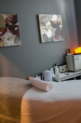 Waxing, eye lash extensions, chemical peels and facials treatment room!