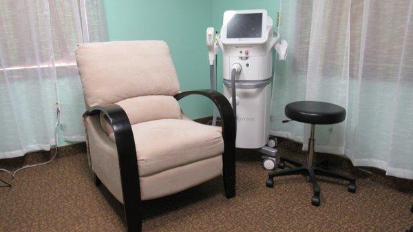 Our dry eye treatment room features the new Lumenis Optilight IPL laser.