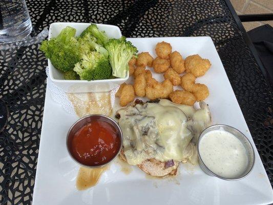 Smothered chicken and shrimp with broccoli