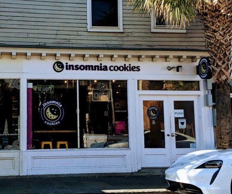 Insomnia Cookies