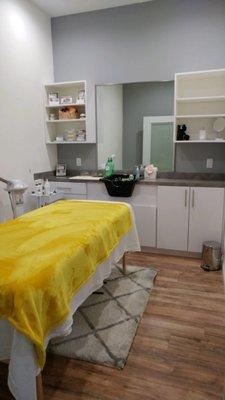 beautiful treatment room!