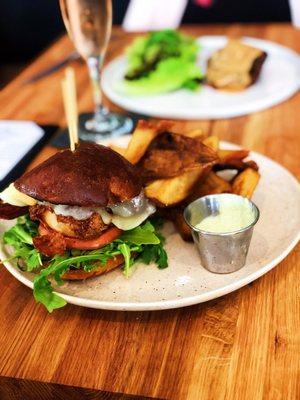 Fried chicken sandwich