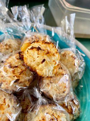 Coconut macaroons