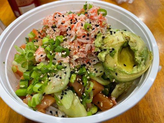 Zesty salmon poke bowl wit avocado