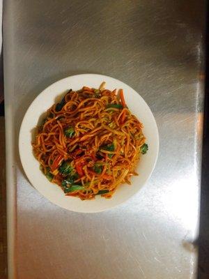 Vegetable lo mein