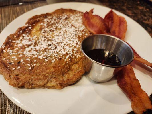 Back for a second morning in a row... this time to try the amazing croissant French toast.