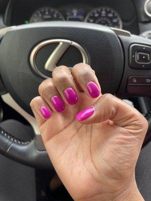 Gel manicure with round shape